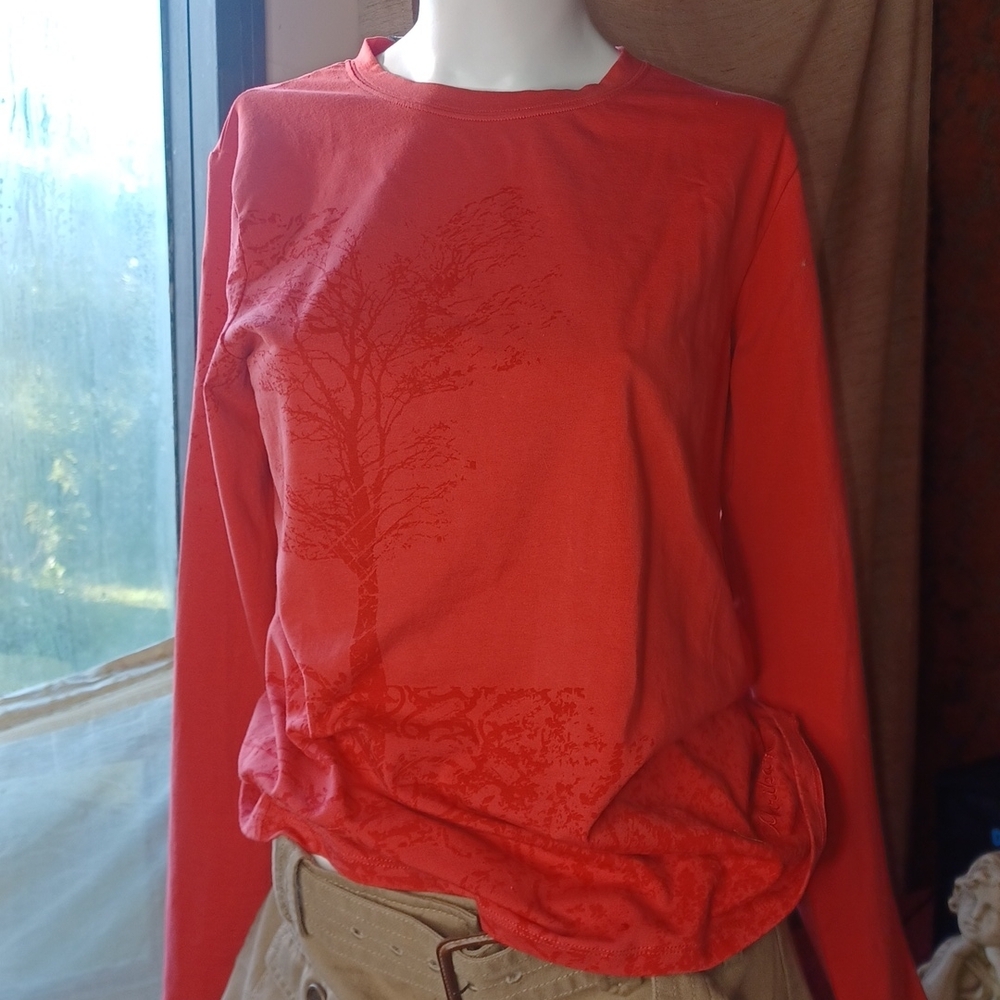 Marika long sleeved t-shirt new never worn L